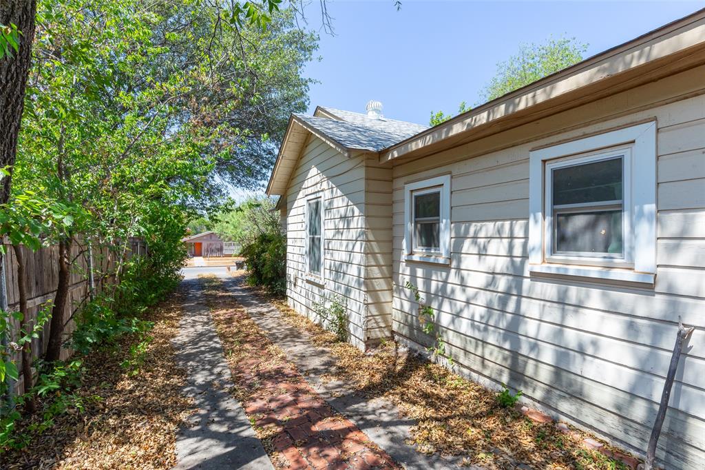 909 Grand Avenue Property Photo 19