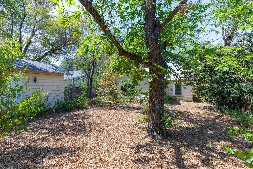 909 Grand Avenue Property Photo 22