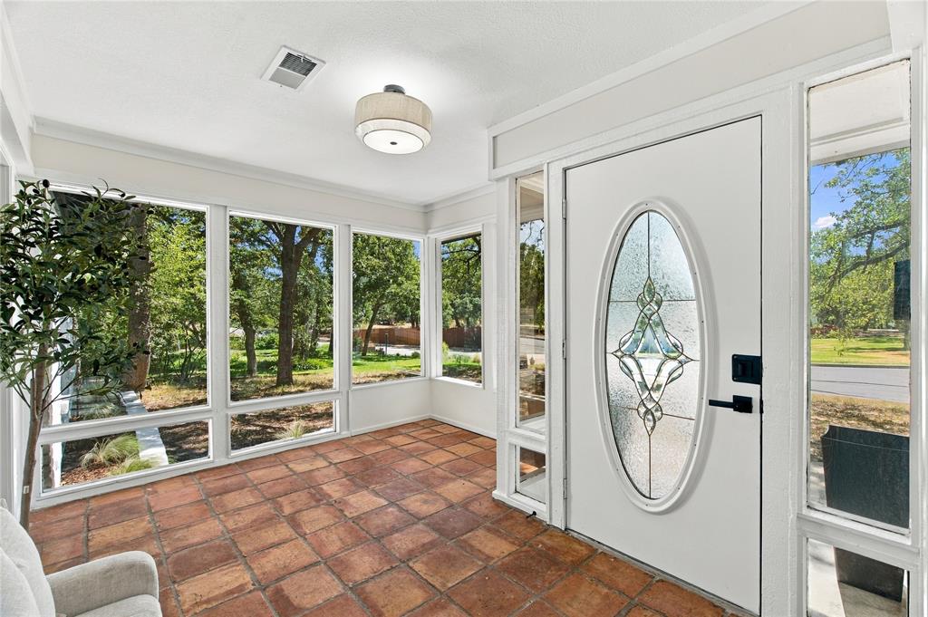 5725 Jacqueline Road Property Photo 6