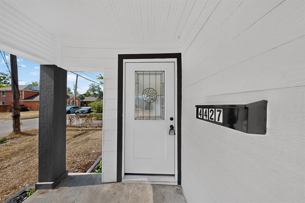 4427 Frank Street Property Photo 5