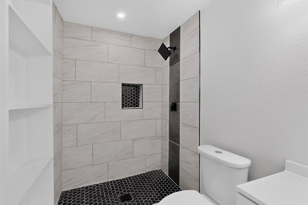 4427 Frank Street Property Photo 24