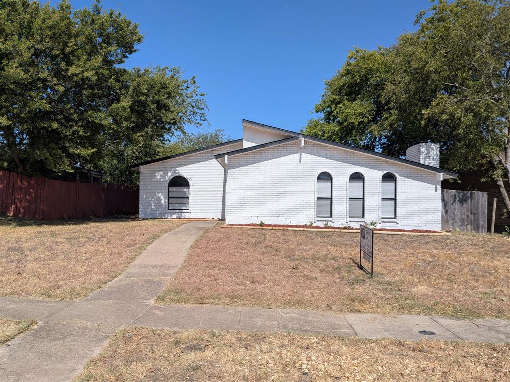9015 High Plain Lane Property Photo 4
