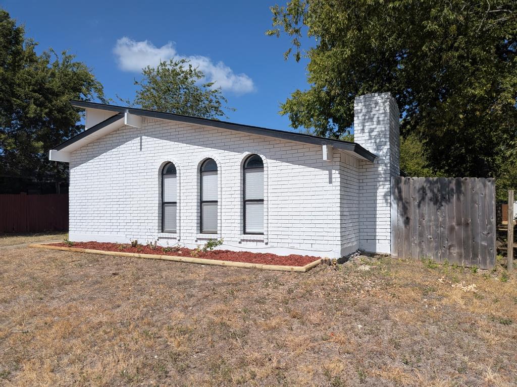 9015 High Plain Lane Property Photo 6
