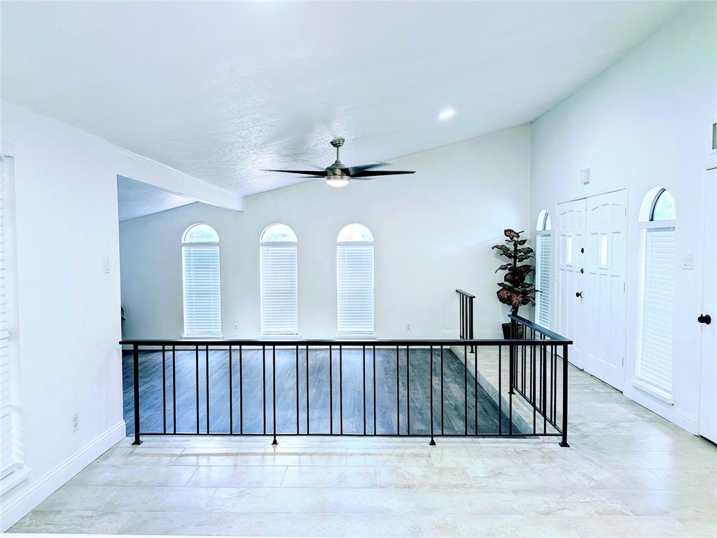 9015 High Plain Lane Property Photo 8