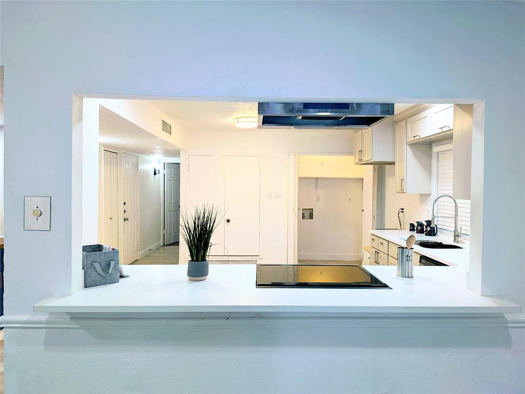 9015 High Plain Lane Property Photo 12