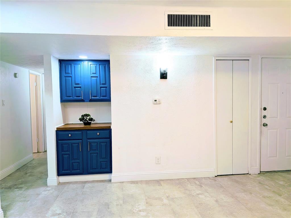 9015 High Plain Lane Property Photo 14