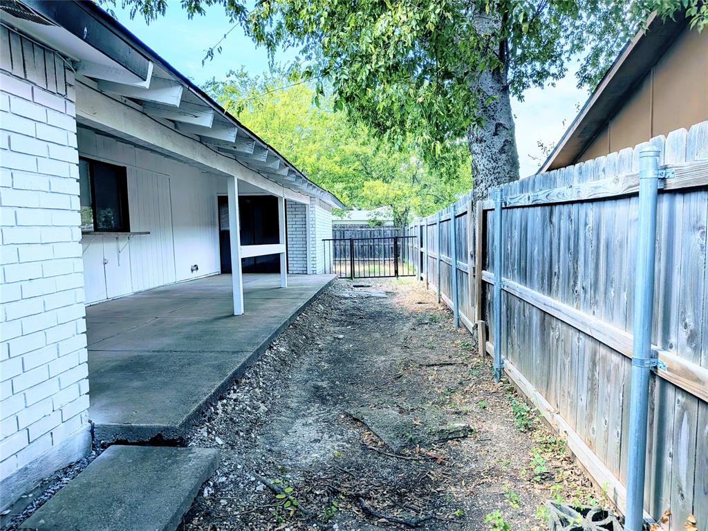9015 High Plain Lane Property Photo 33