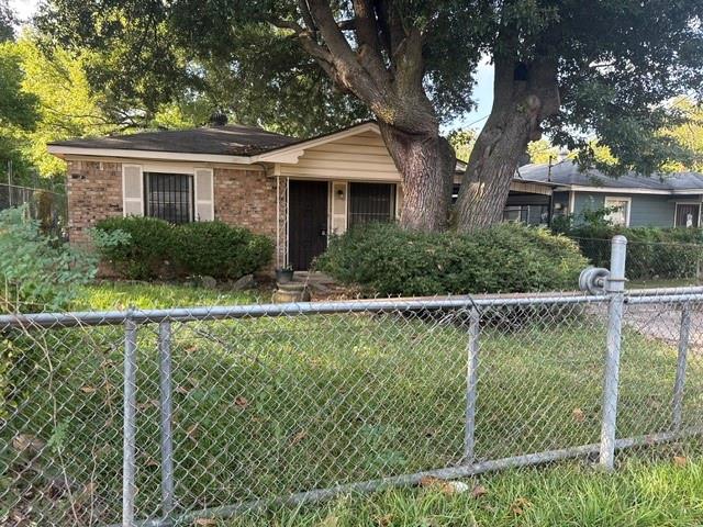 561 Sassafras Avenue Property Photo 1