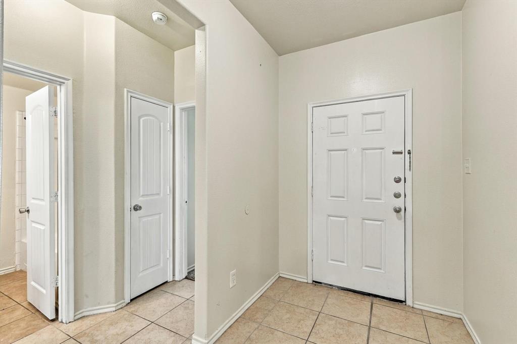 2515 Wynngate Drive Property Photo 5