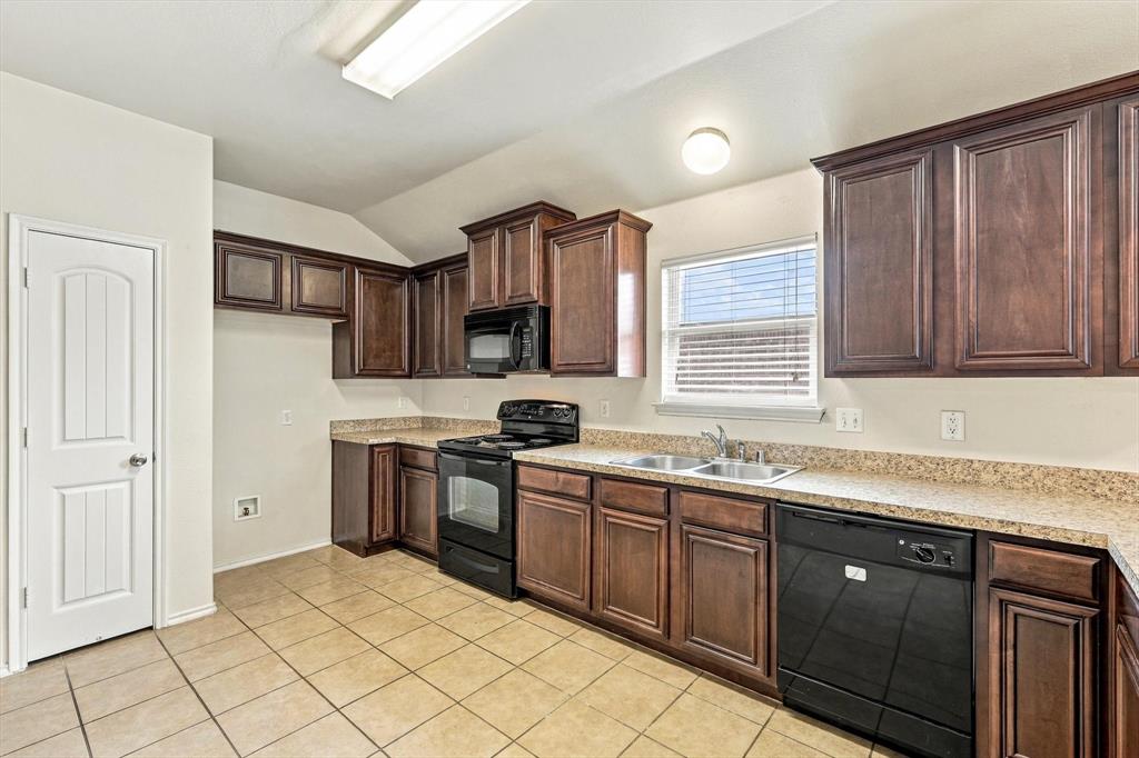 2515 Wynngate Drive Property Photo 12