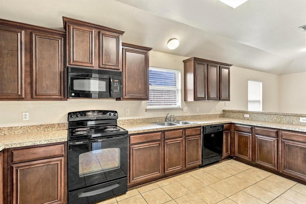 2515 Wynngate Drive Property Photo 13
