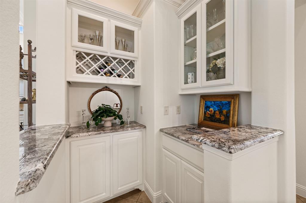 5813 Arbor Road Property Photo 11