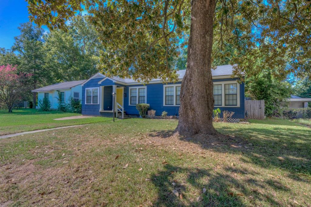 136 Pennsylvania Avenue Property Photo 3