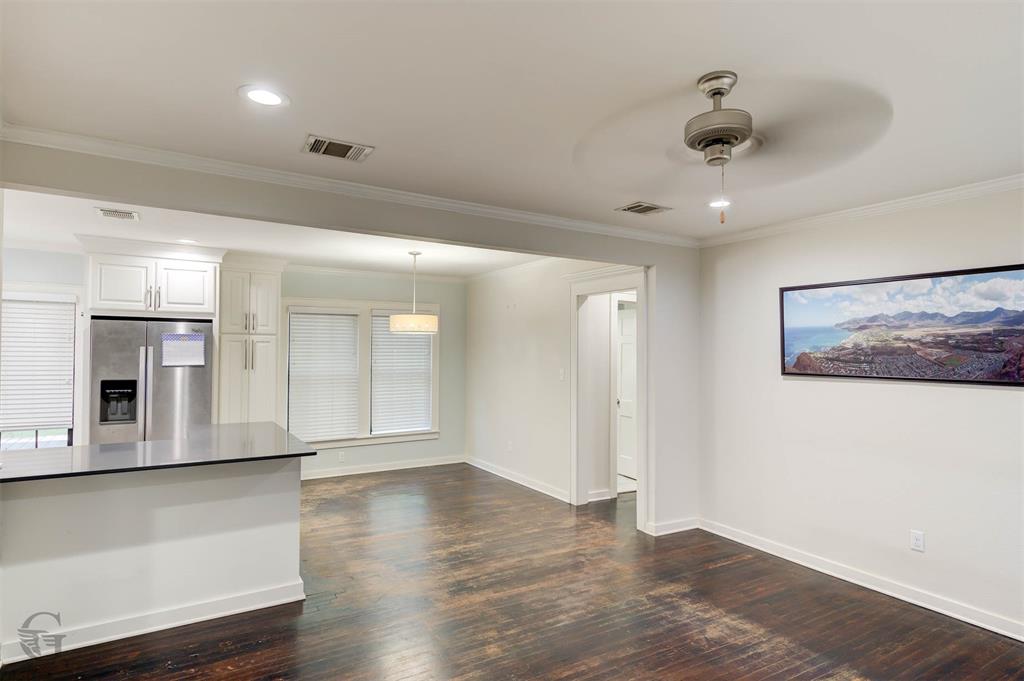 136 Pennsylvania Avenue Property Photo 4
