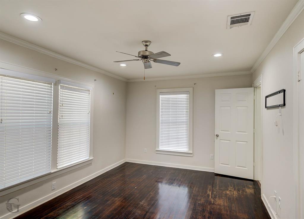 136 Pennsylvania Avenue Property Photo 8