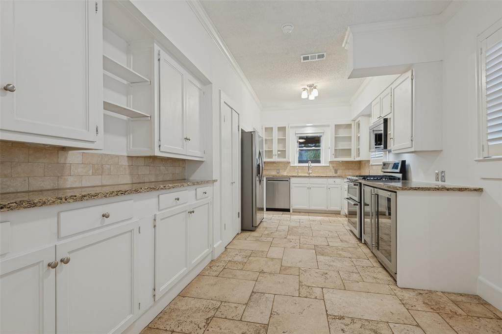 5606 Mercedes Avenue Property Photo 4