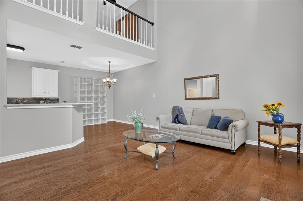 2104 Lakeforest Drive Property Photo 4