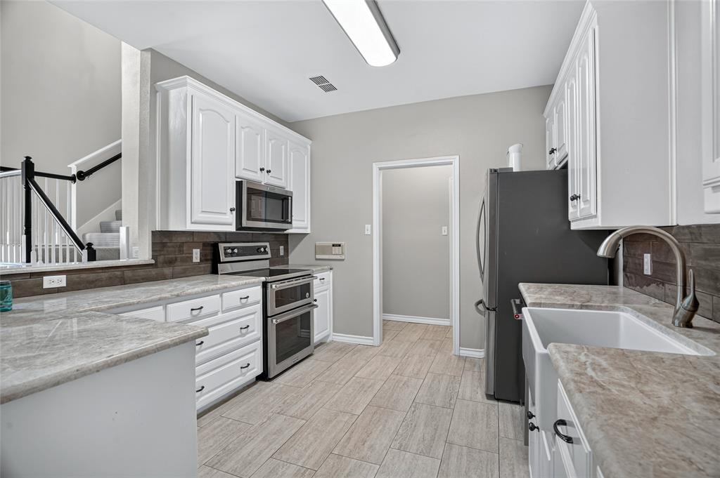2104 Lakeforest Drive Property Photo 10