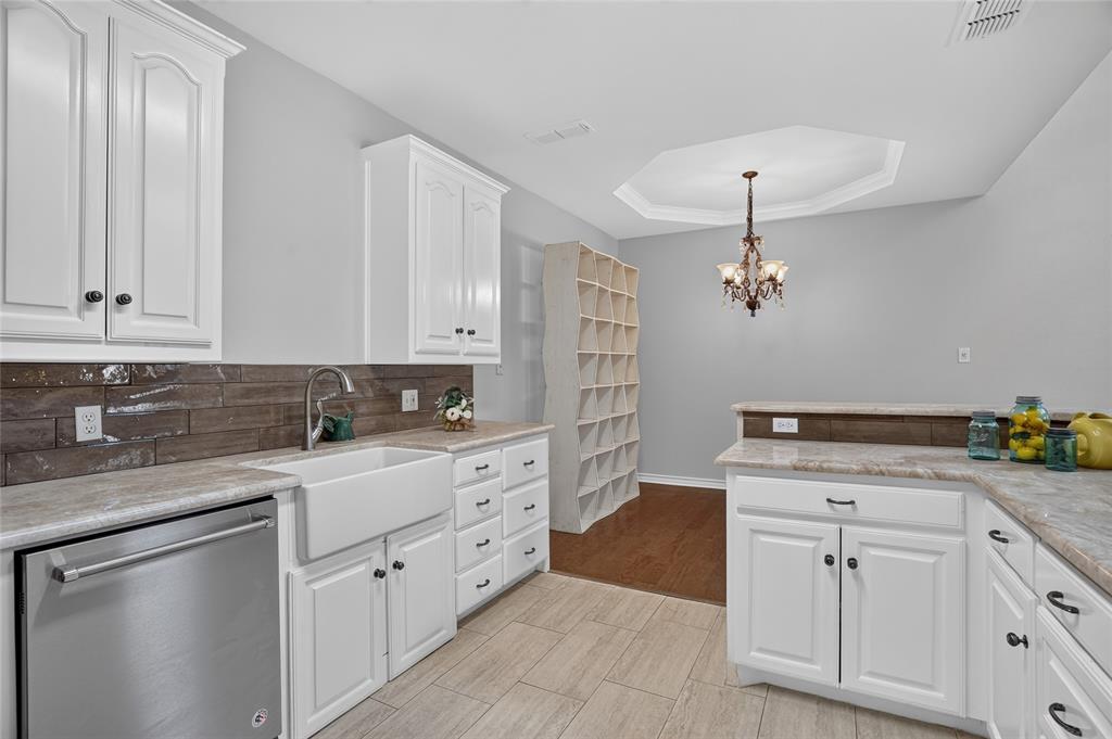2104 Lakeforest Drive Property Photo 11