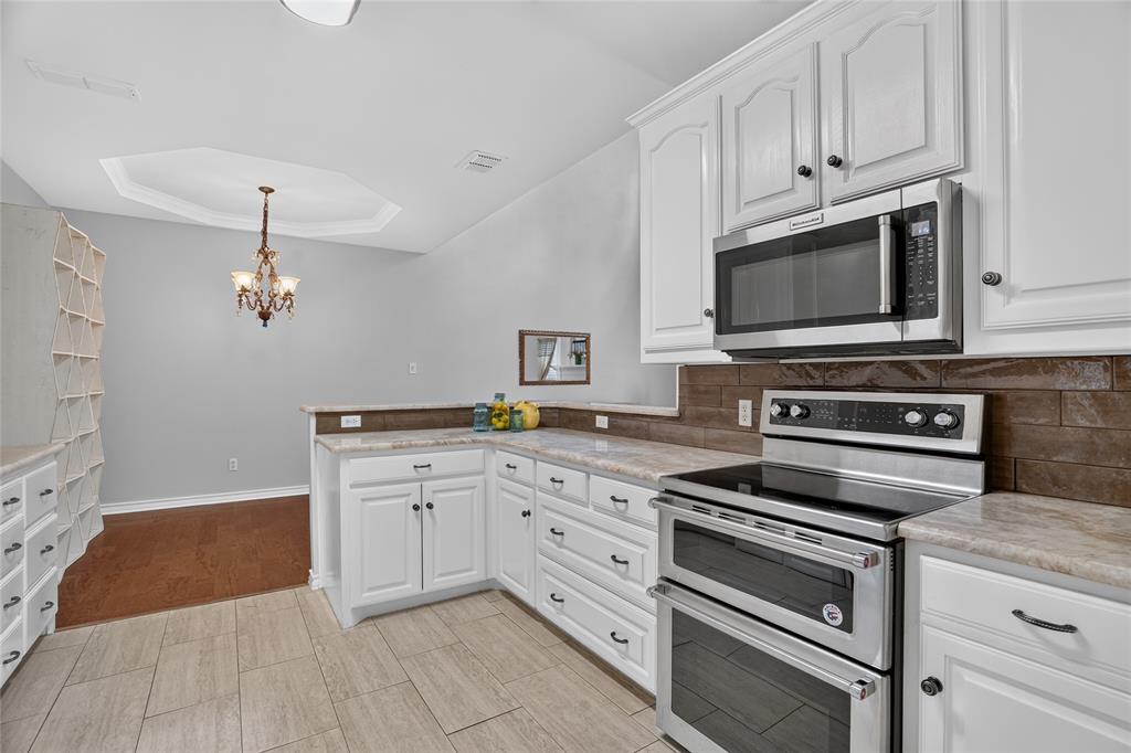 2104 Lakeforest Drive Property Photo 12
