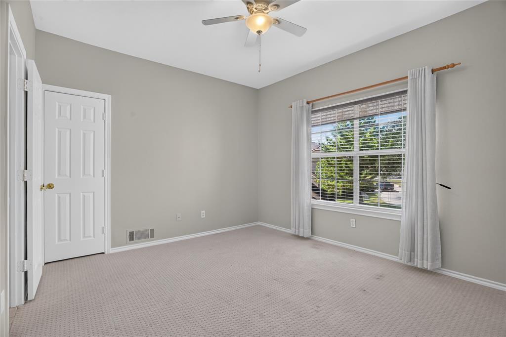 2104 Lakeforest Drive Property Photo 32