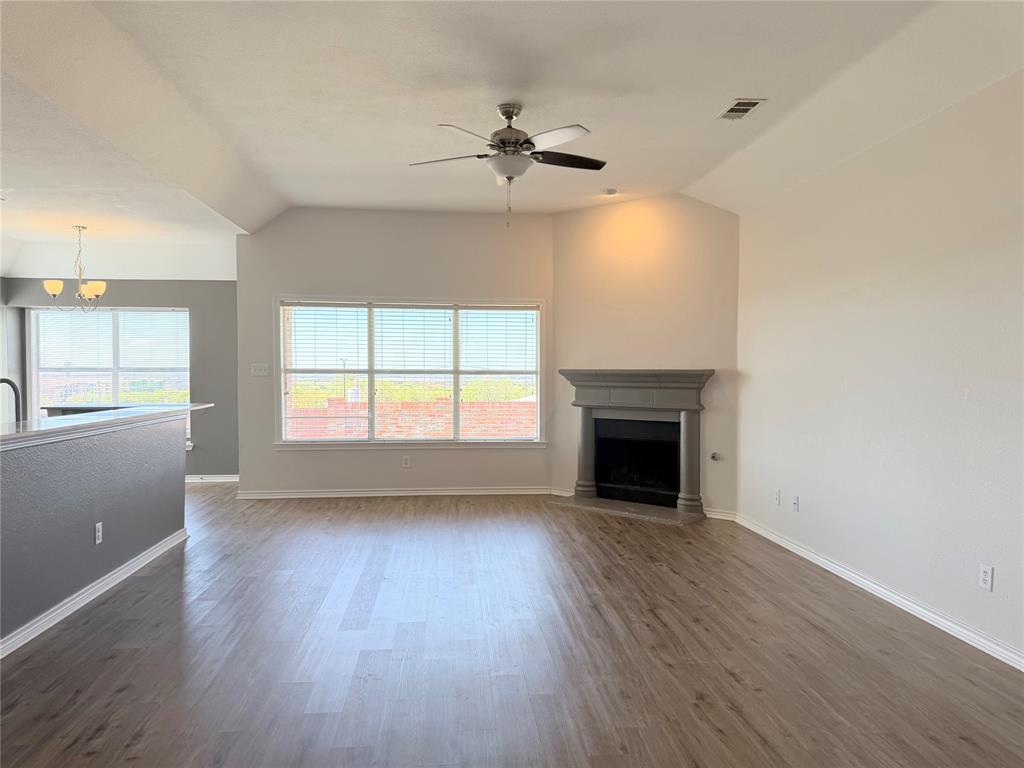 2821 Saddlebred Trail Property Photo 4