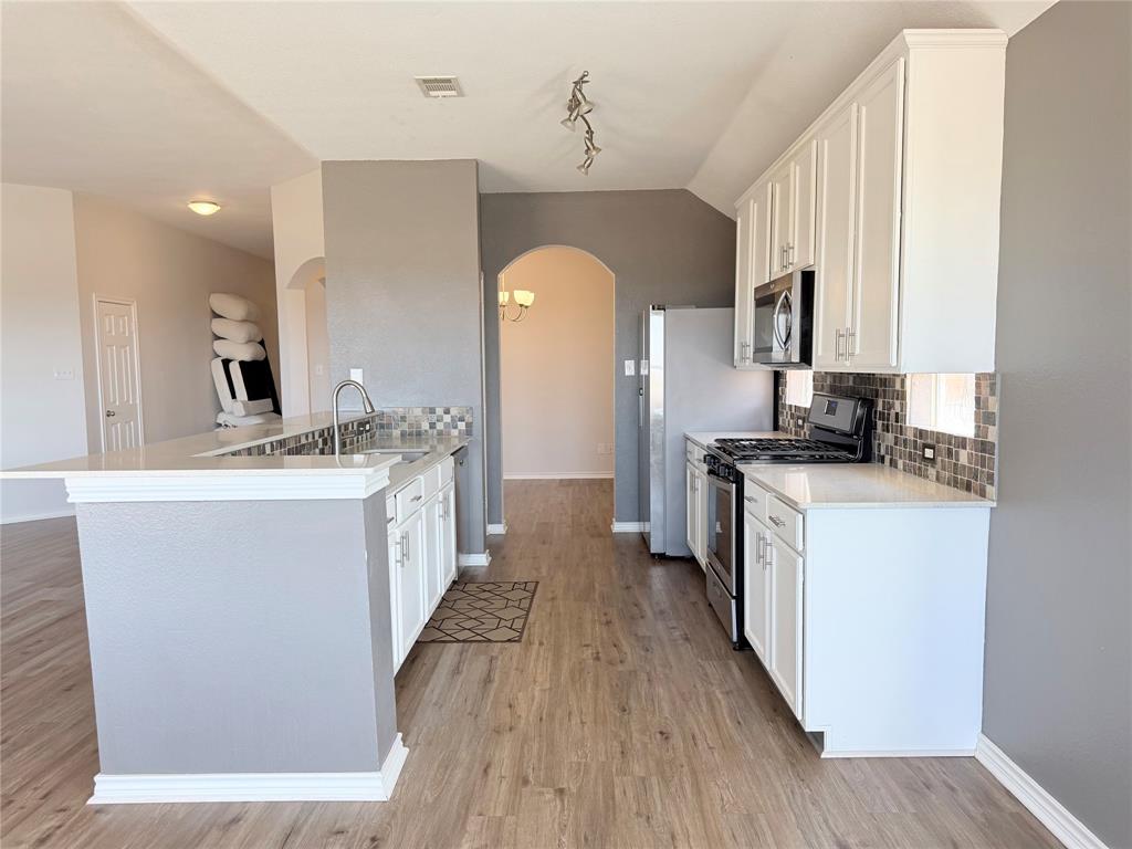 2821 Saddlebred Trail Property Photo 8