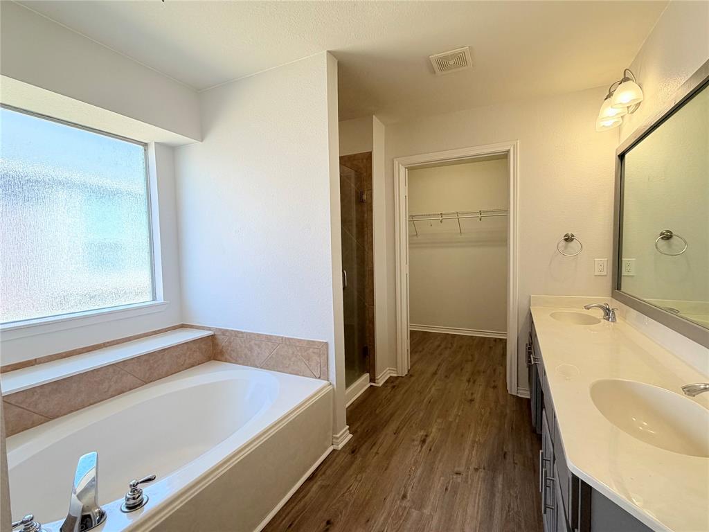 2821 Saddlebred Trail Property Photo 11