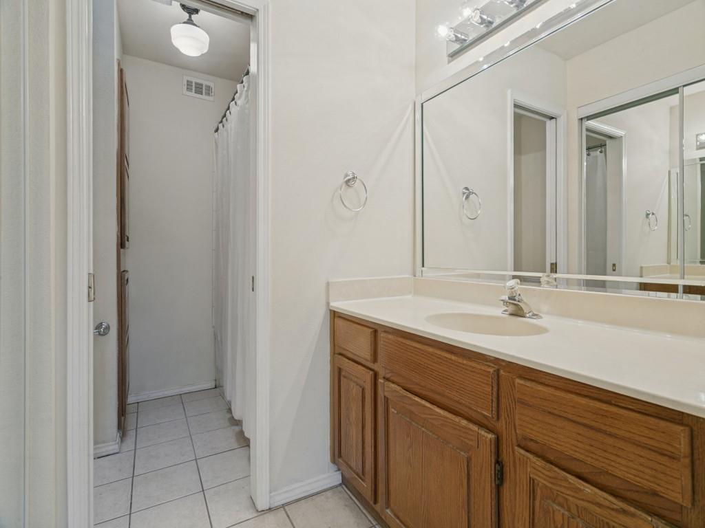 358 W Harwood Road G Property Photo 8