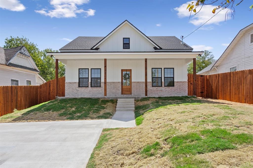 2704 Clay Avenue Property Photo 1