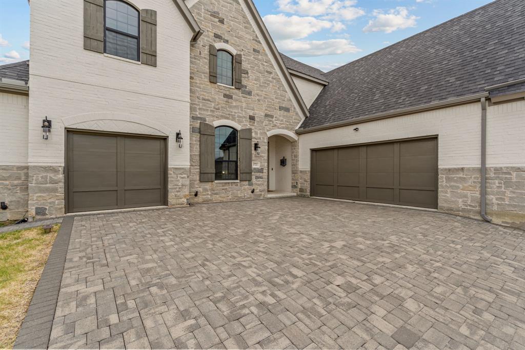 1721 Clem Castle Drive Property Photo 4