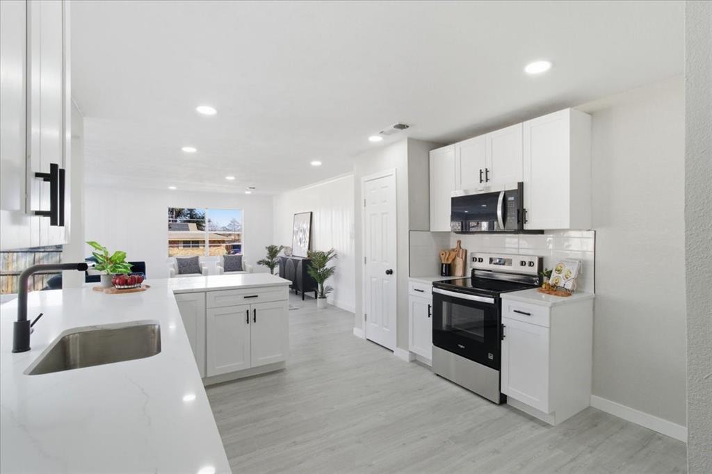 1509 University Drive Property Photo 11