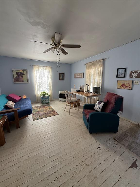 904 Cottonwood Property Photo 4