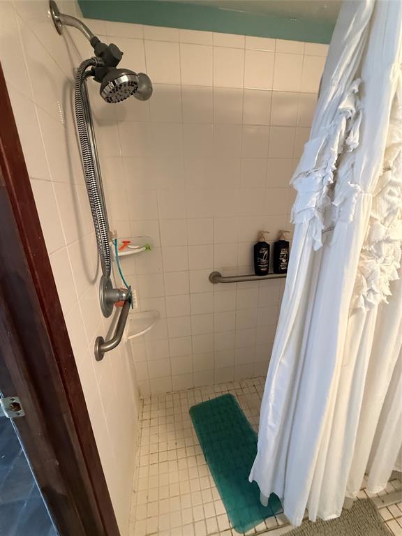904 Cottonwood Property Photo 6