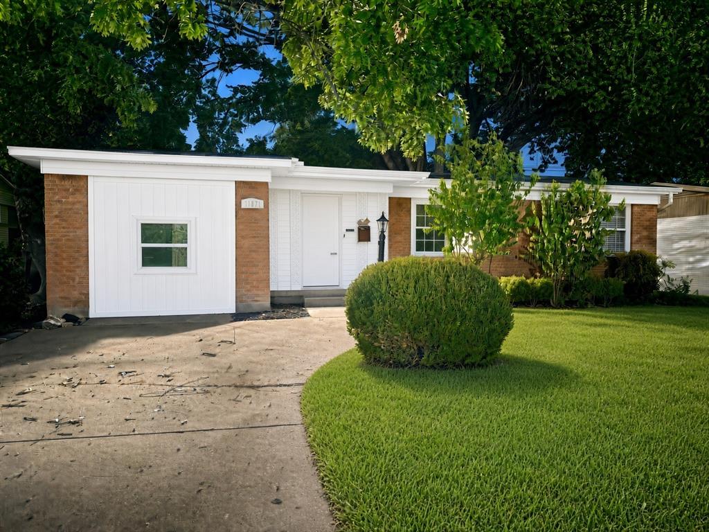 10870 Cassandra Way Property Photo 2