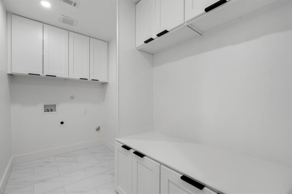 9342 Springwater Drive Property Photo 17