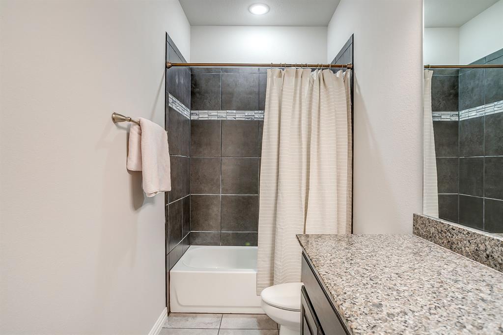 421 Escondido Street Property Photo 34