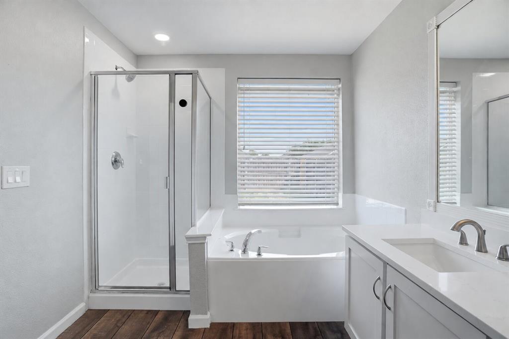 8713 Wagon Trail Property Photo 8
