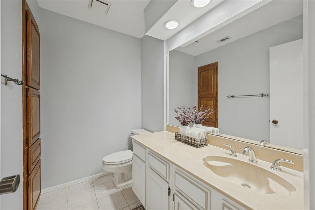 1208 Riverchase Lane 247 Property Photo 10