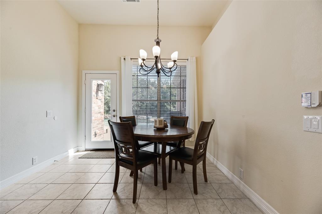208 Stanford Court Property Photo 14