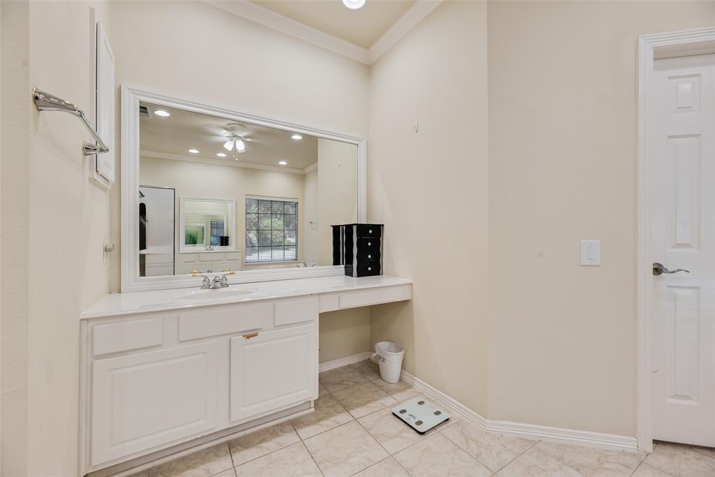 208 Stanford Court Property Photo 19