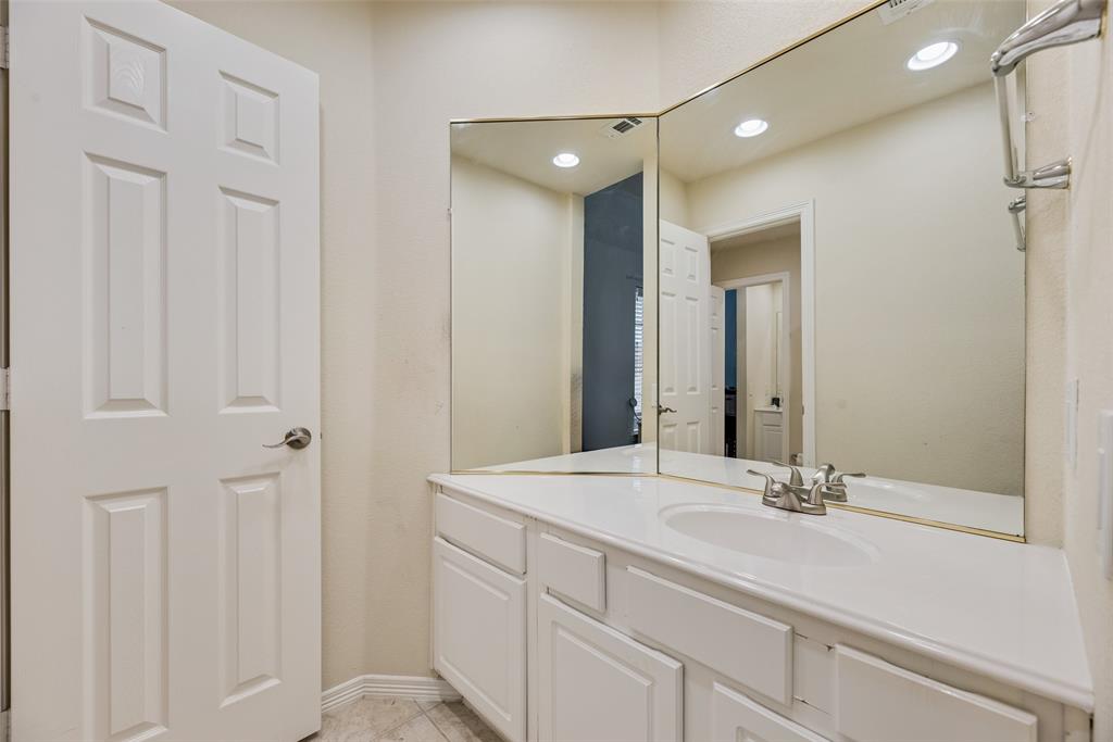 208 Stanford Court Property Photo 23