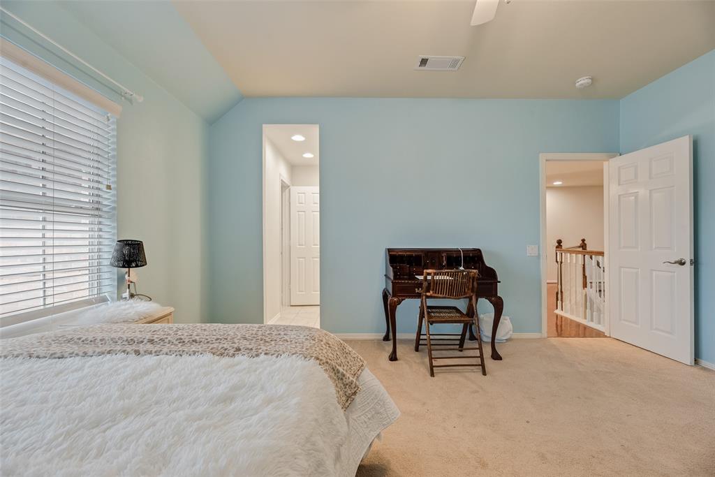 208 Stanford Court Property Photo 25