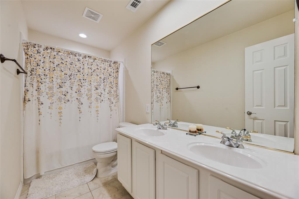 208 Stanford Court Property Photo 30
