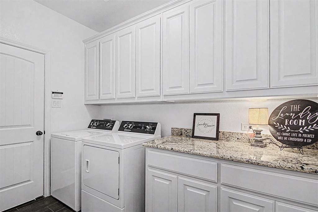 1025 Whitetail Court Property Photo 4