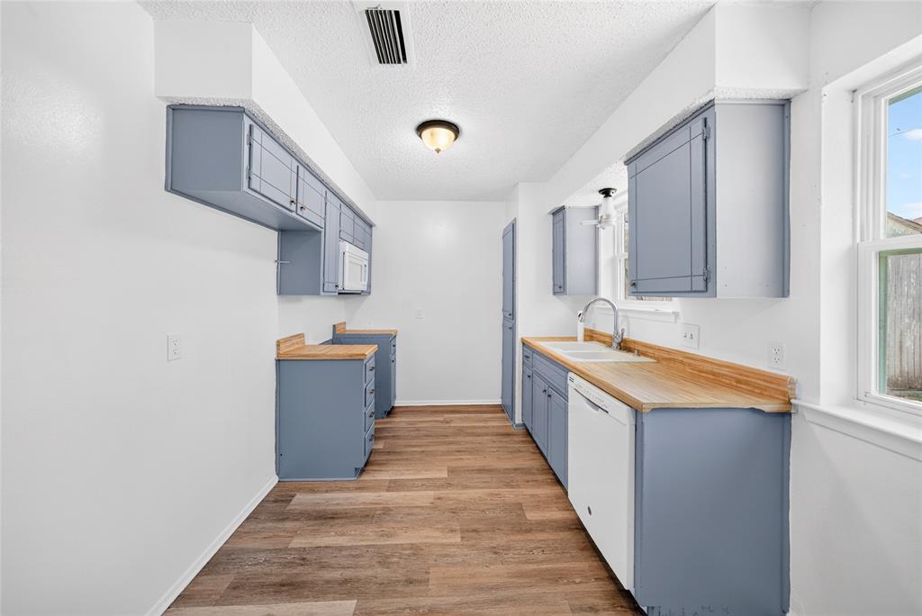 2461 Lisa Street Property Photo 7