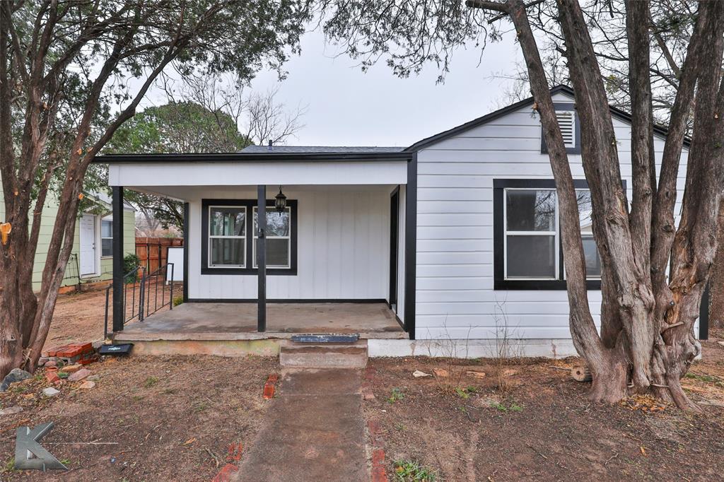 2225 Russell Avenue Property Photo 1