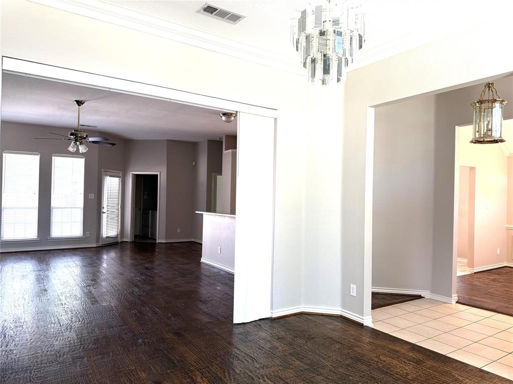 1419 Glendover Drive Property Photo 4