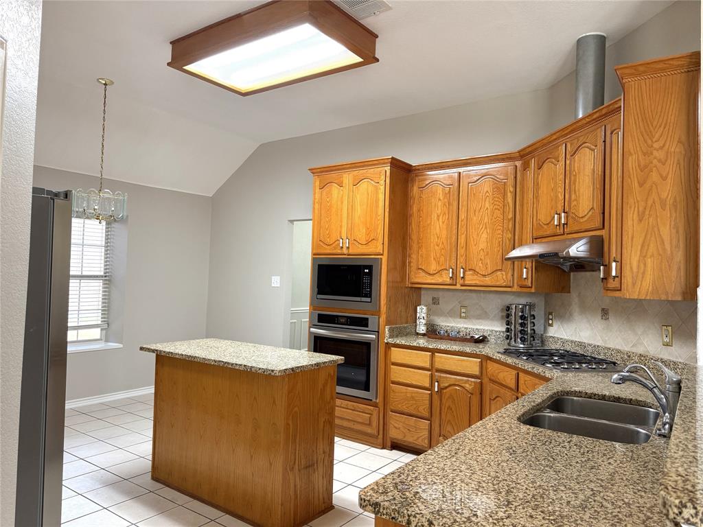 1419 Glendover Drive Property Photo 10