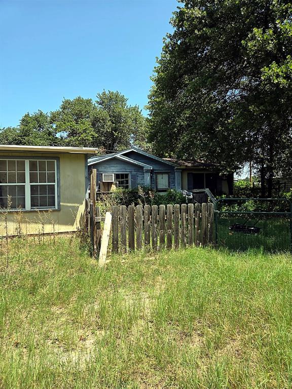 1976 County Road 527 Property Photo 2